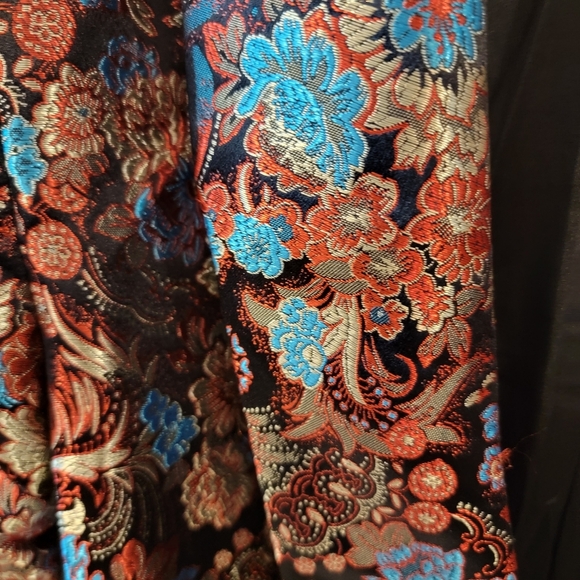 NOVALUXE Metallic Floral Blazer - Picture 2 of 6